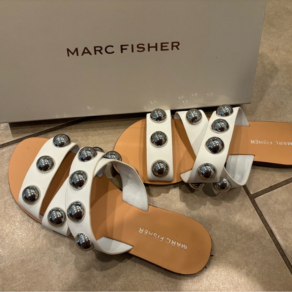 Marc fisher size 6 sandals
